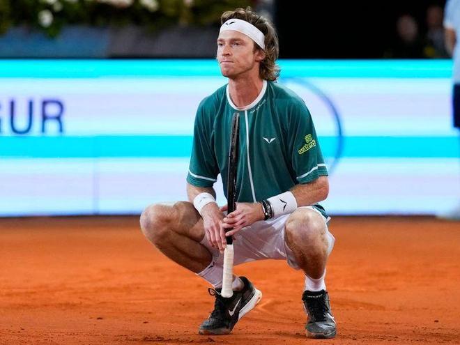 引发更多的 引发更多的